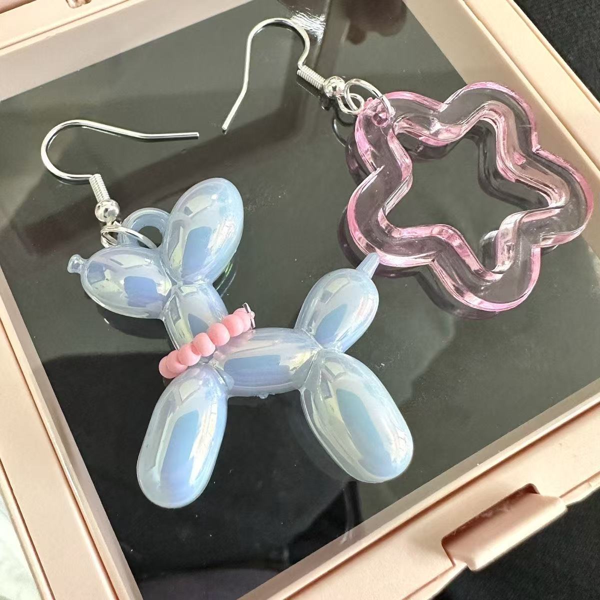 Acrylic balloon dogs luminous